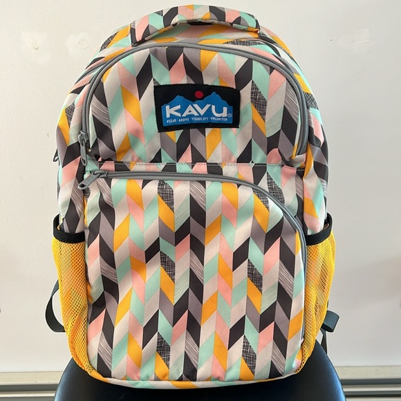 KAVU Packwood Backpack with Padded Laptop and Tablet Sleeve, Chevron Sketch - Picture 1 of 12